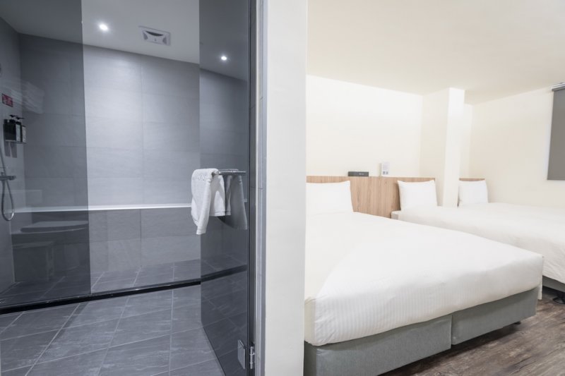 四人房